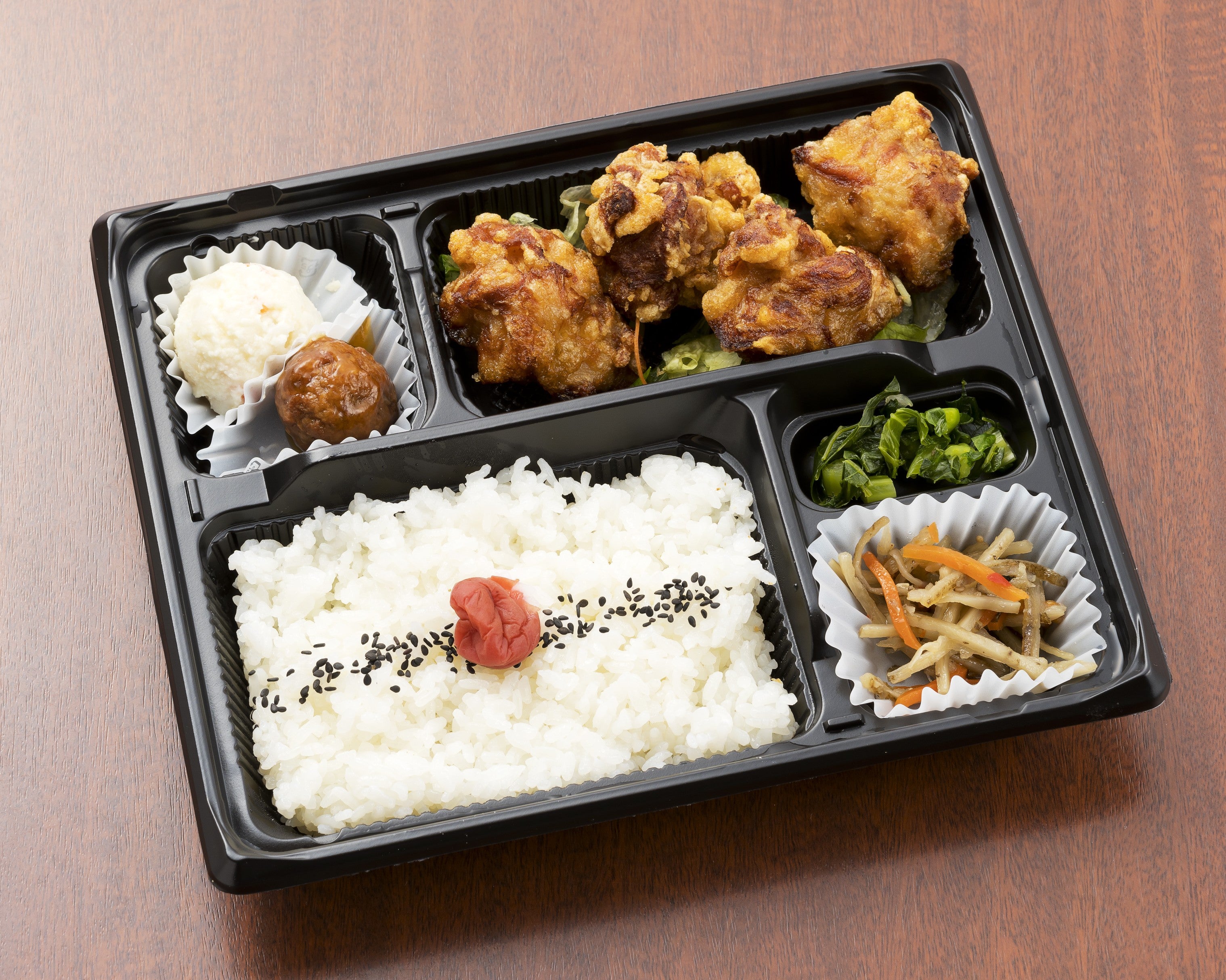 鶏のから揚弁当（お茶付き）